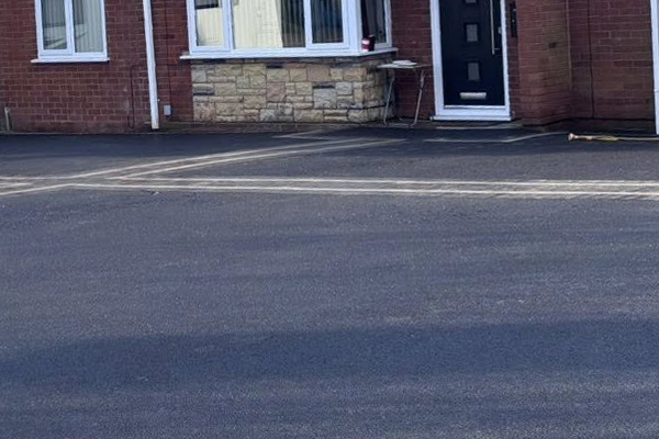 Tarmac Driveway Image in Stoke